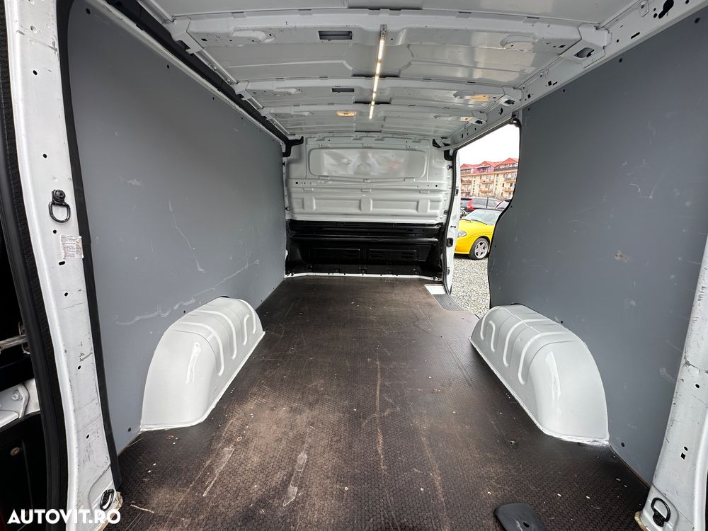 Renault Trafic Combi L1H1 Authentique - 8