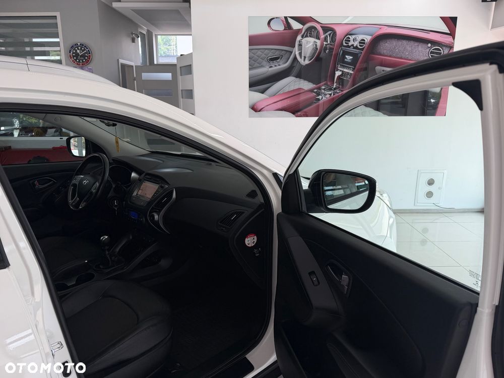 Hyundai ix35 1.7 CRDi 2WD blue Finale Gold - 27