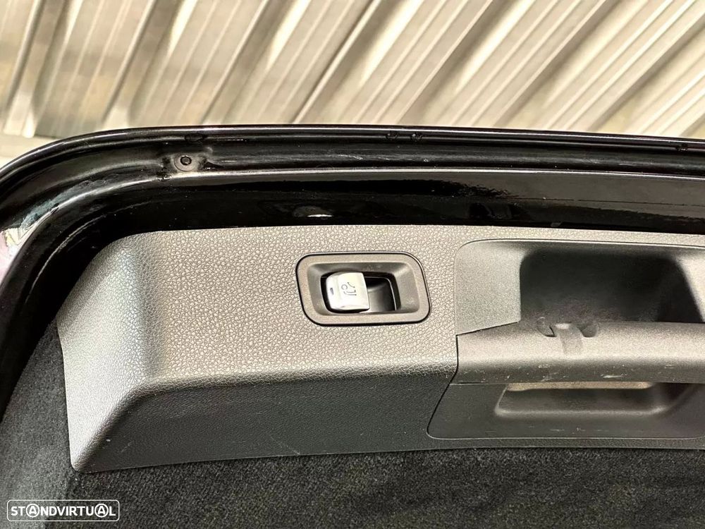 Mercedes-Benz E 300 de 4Matic 9G-TRONIC AMG Line - 10