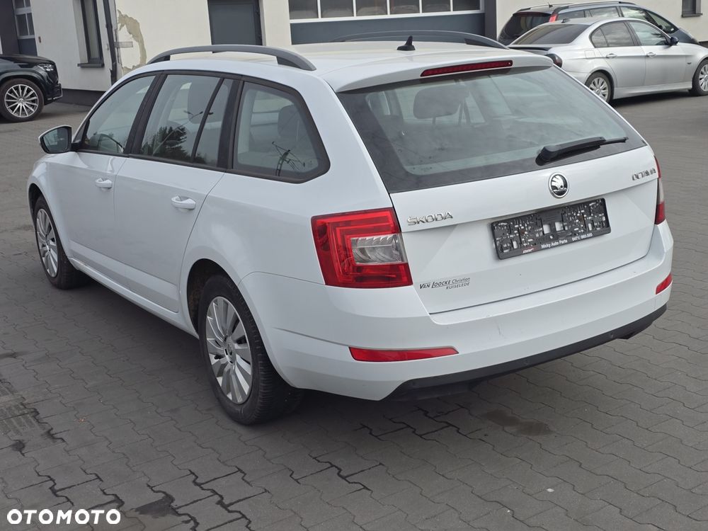 Skoda Octavia 1.6 TDI DPF Ambition - 5