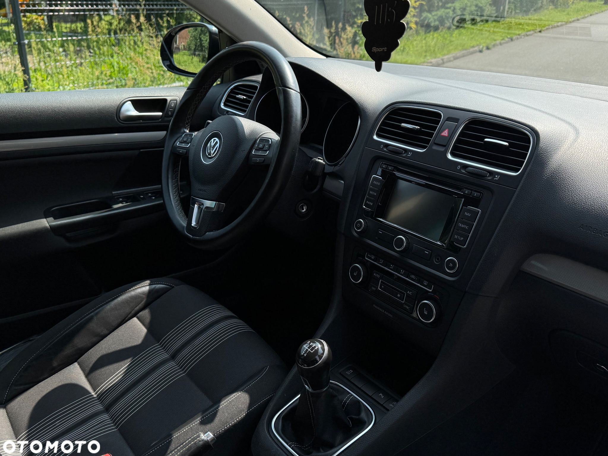Volkswagen Golf 1.6 TDI DPF BlueMotion Technology MATCH - 17