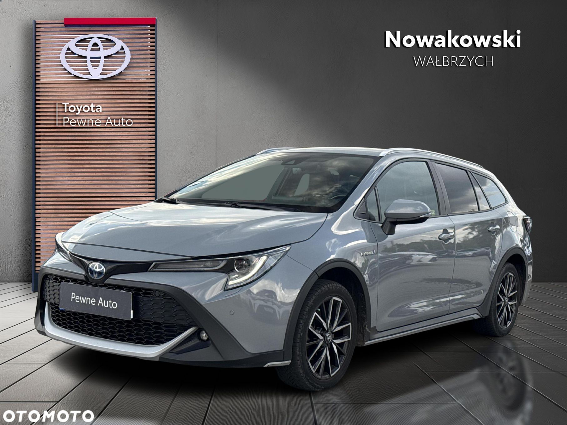 Toyota Corolla 1.8 Hybrid Trek - 1