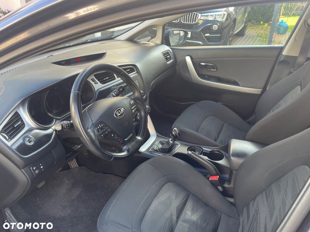 Kia Ceed 1.6 CRDi 115 ISG Vision - 23