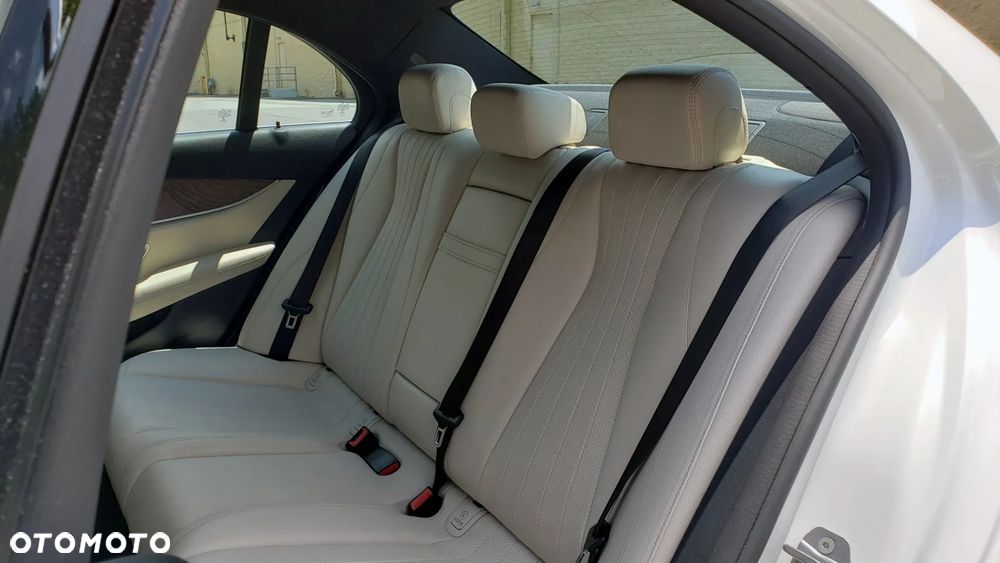 Mercedes-Benz Klasa E 300 9G-TRONIC - 20