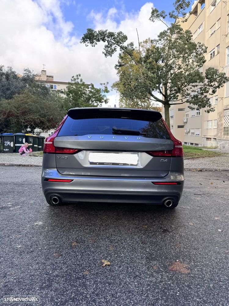 Volvo V60 2.0 D4 Momentum Geartronic - 10