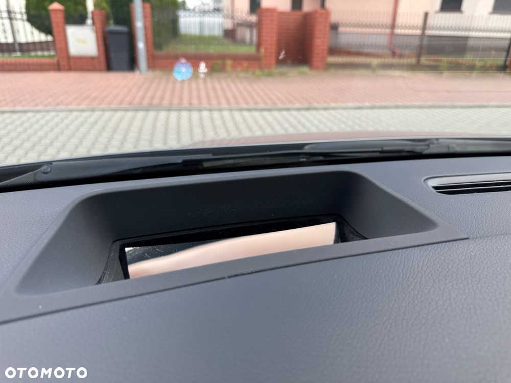 Mercedes-Benz Klasa B 200 d AMG Line 8G-DCT - 16