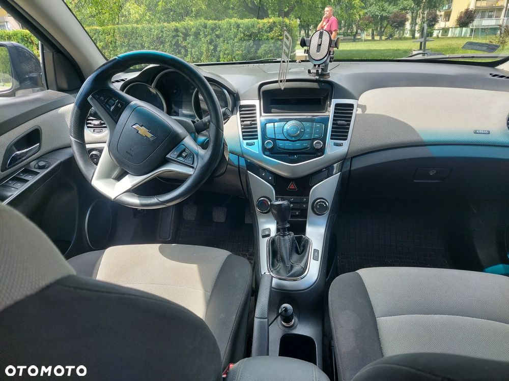 Chevrolet Cruze - 11