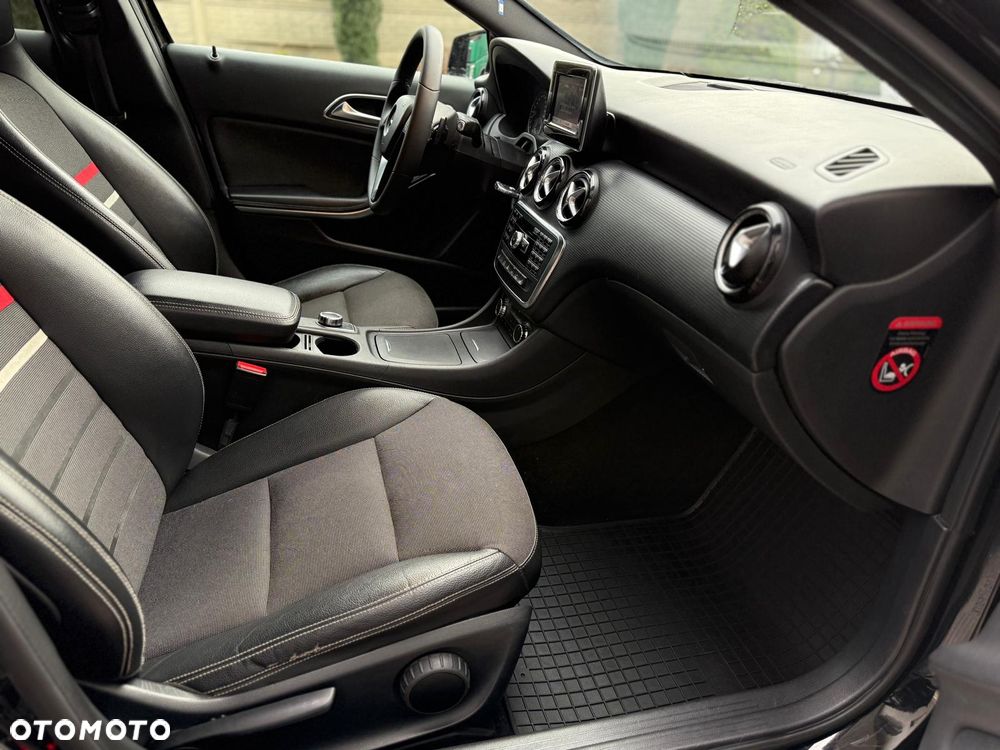 Mercedes-Benz Klasa A 180 7G-DCT AMG Line - 12