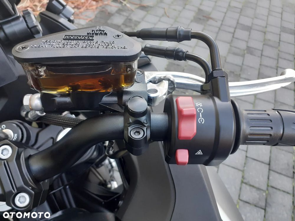 CFMoto 650 MT - 4