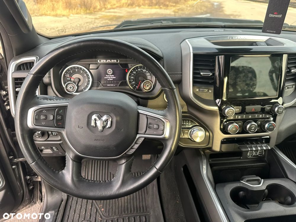 RAM 1500 5.7 Crew Cab Shortbed Laramie Black - 11