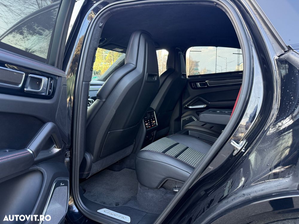 Porsche Cayenne - 14