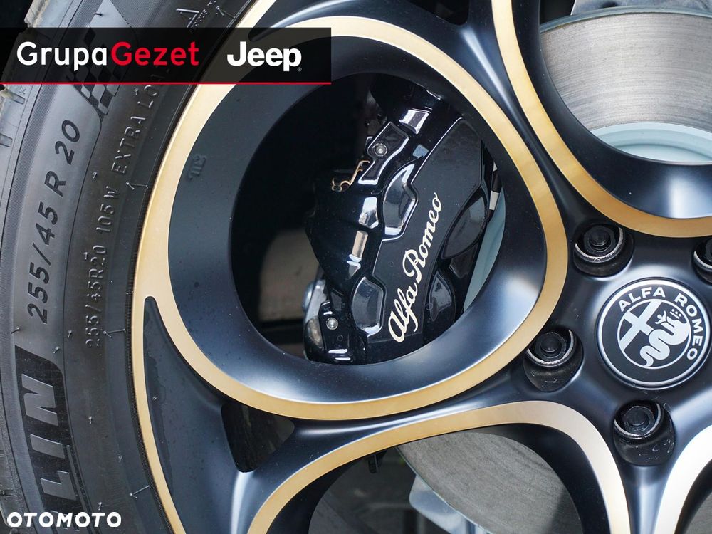 Alfa Romeo Stelvio - 12