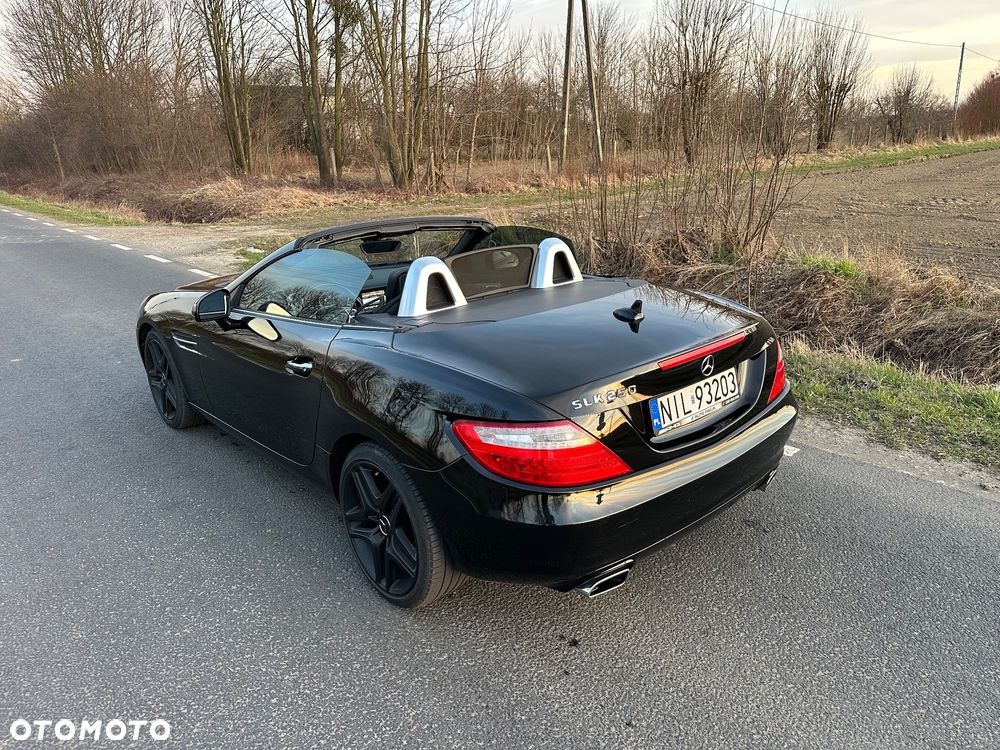 Mercedes-Benz SLK 250 CGI - 9