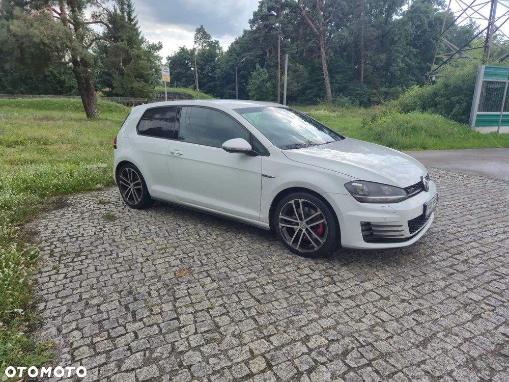 Volkswagen Golf - 16