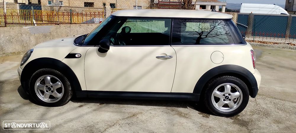 MINI 3 Portas One D - 8