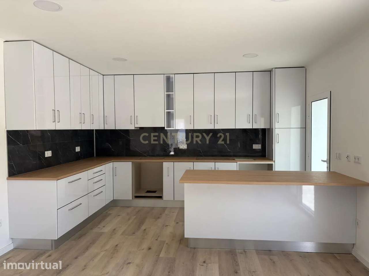 Moradia T3 Nova em Mogofores (Anadia) | Lote Amplo de 2280 m² + Acabam - Grande imagem: 2/49
