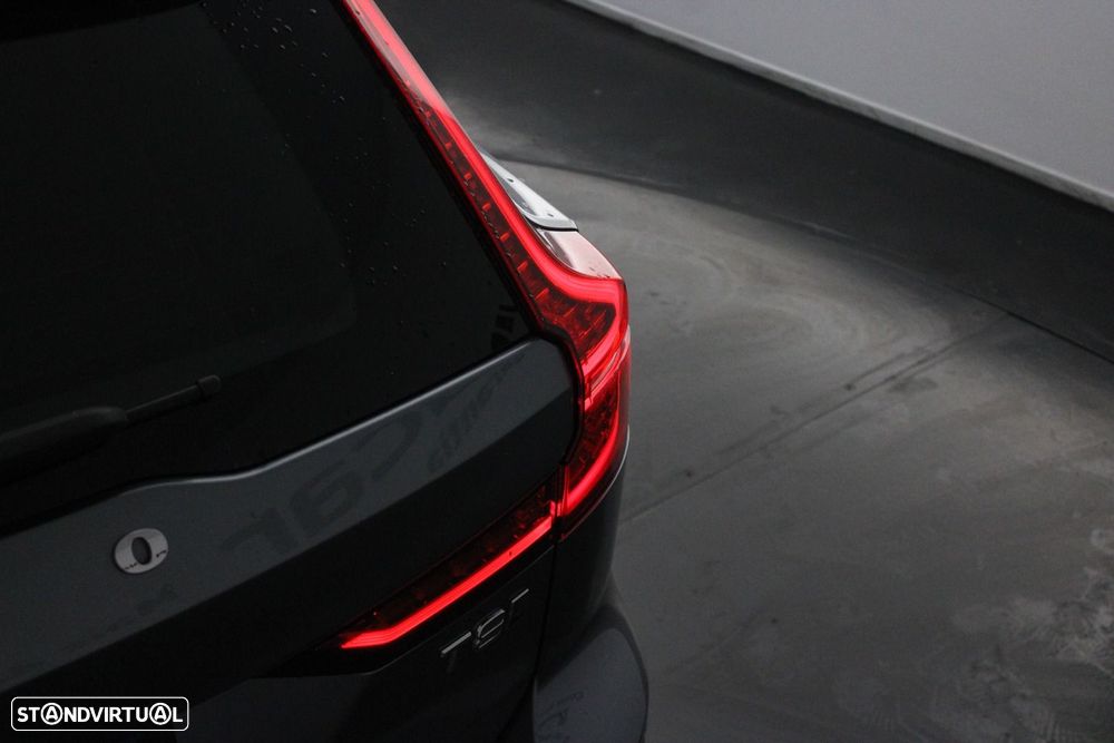 Volvo V60 2.0 T8 AWD TE Momentum - 31