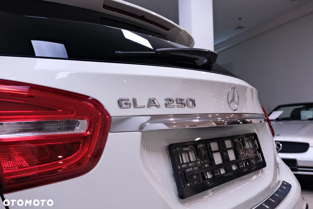 Mercedes-Benz GLA 250 7G-DCT SCORE - 15