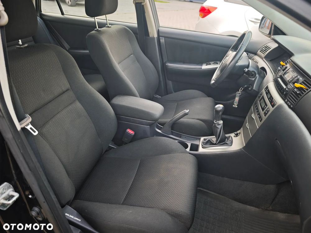 Toyota Corolla 2.0 D-4D Executive - 27