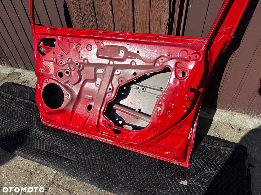 TOYOTA COROLLA E21 DRZWI PRZÓD PRZEDNIE PRAWE - 10