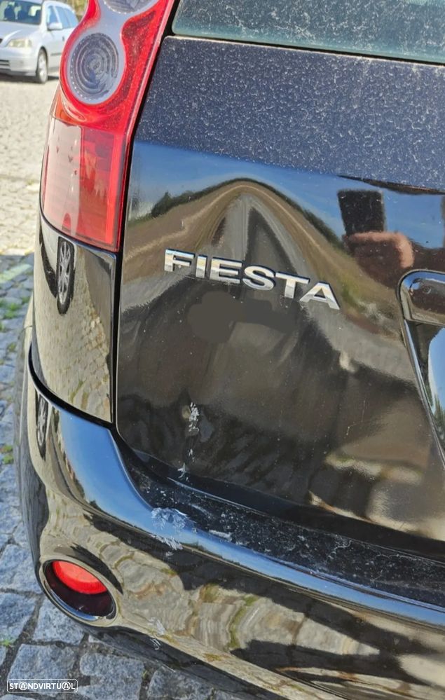 Ford Fiesta 1.25 Ambiente - 2