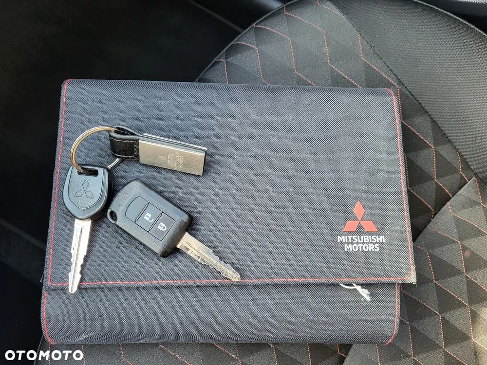 Mitsubishi Space Star 1.2 Inform - 32