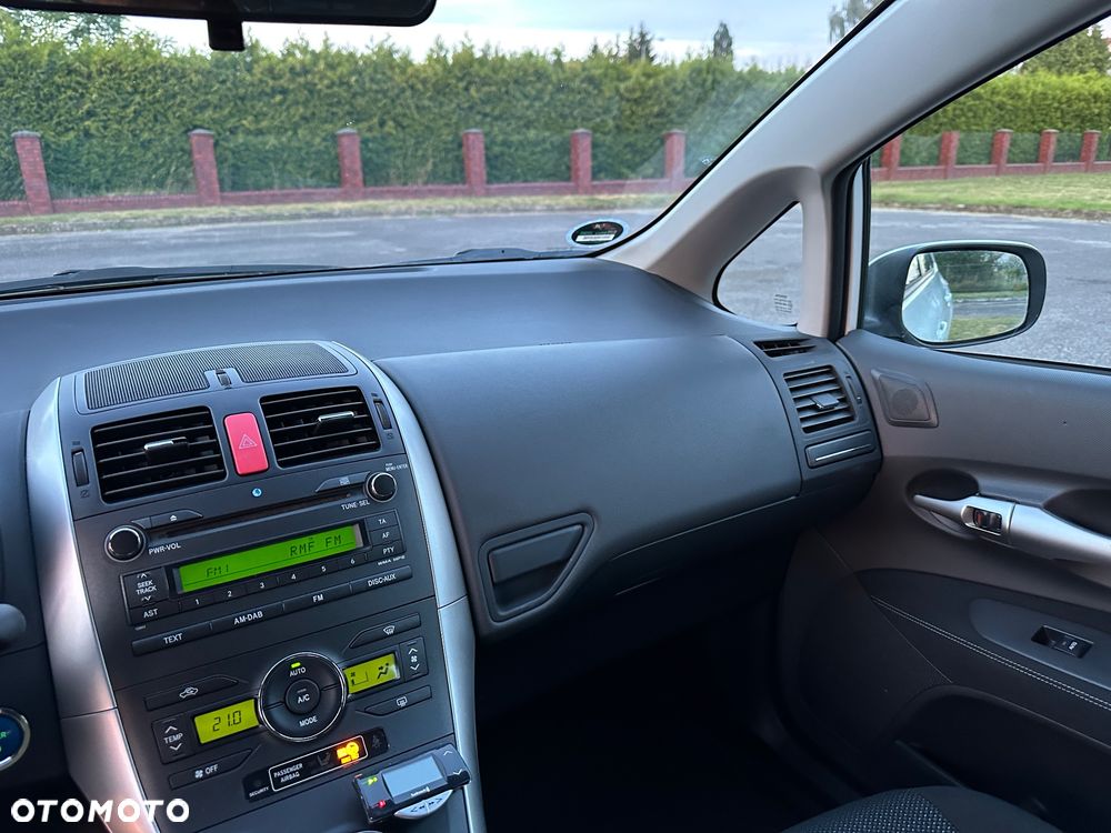 Toyota Auris Hybrid 135 Prestige - 31