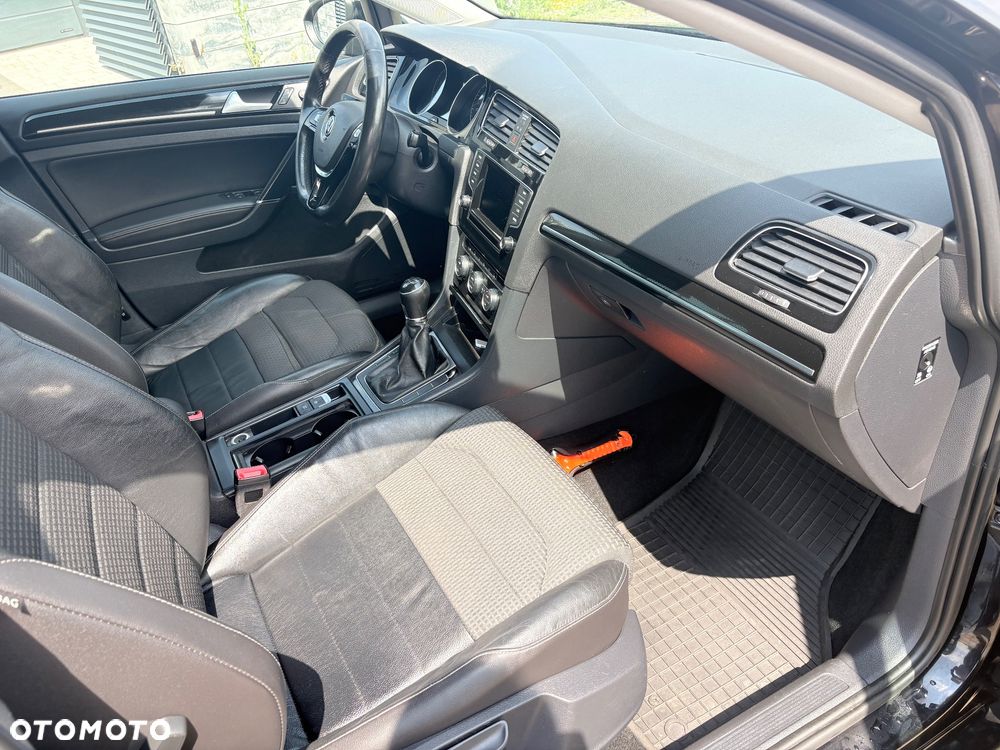 Volkswagen Golf - 9