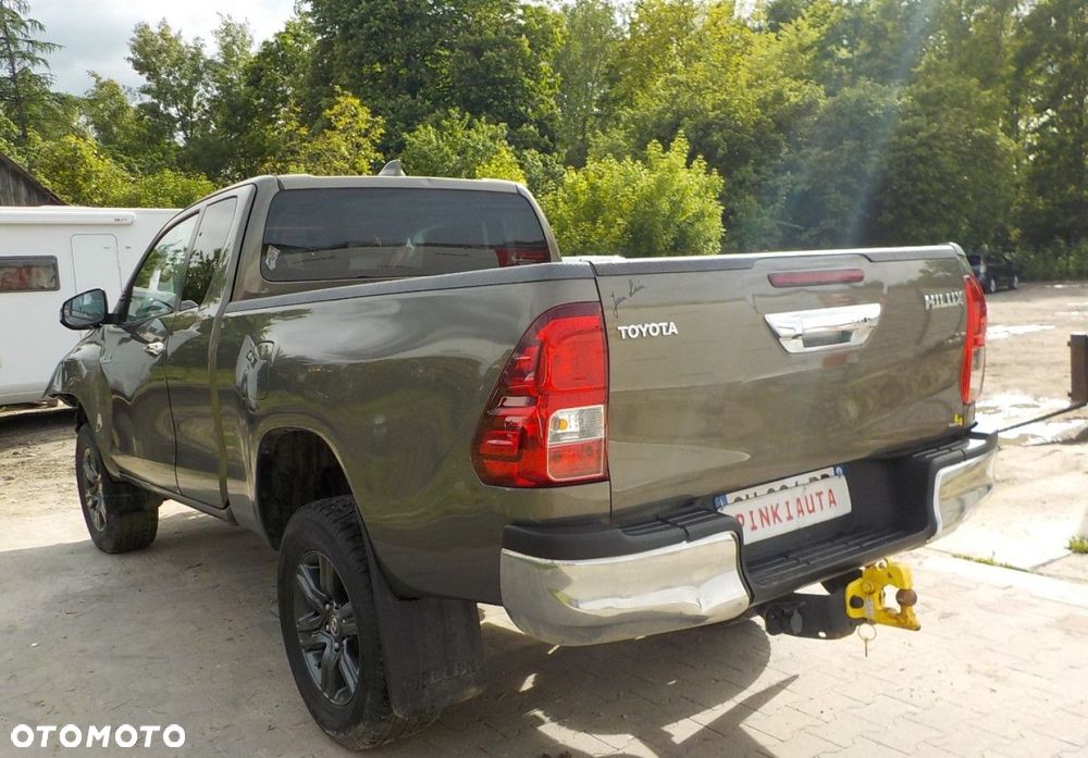 Toyota Hilux - 14
