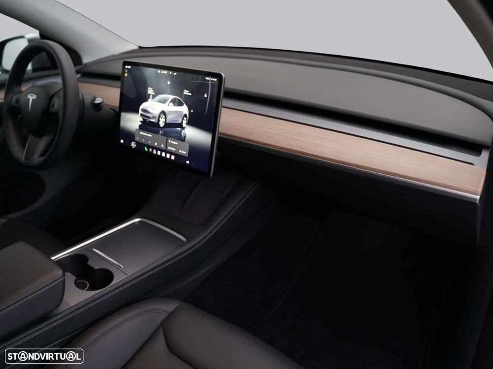 Tesla Model Y Long Range Dual Motor AWD - 9