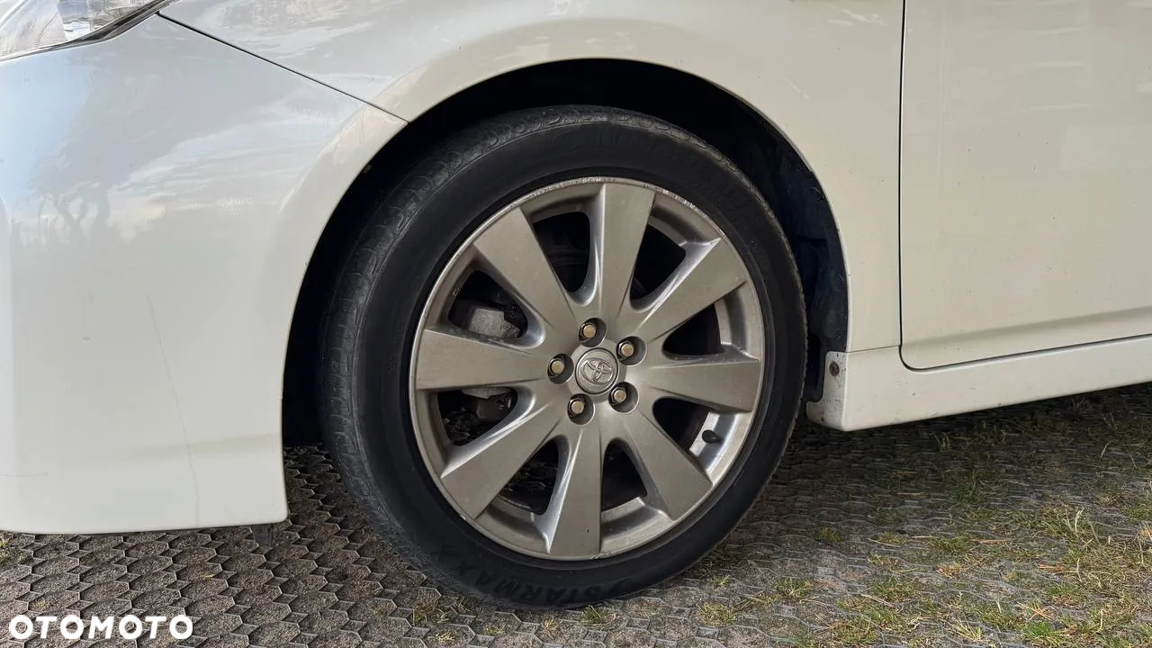 Toyota Prius (Hybrid) Executive - 7