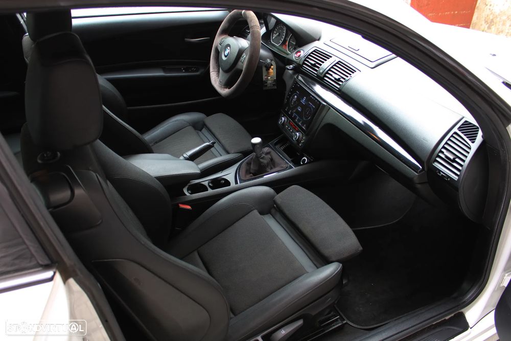 BMW 123 d Limited Edition Lifestyle c/ M Sport Pack - 28