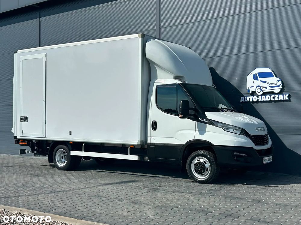 Iveco Daily 35C18 3.0 HPI Hi-Matic Kontener 9 palet + winda 1000kg + drzwi boczne **KLIMA**Serwis**Sprowadzony**2021R** - 2