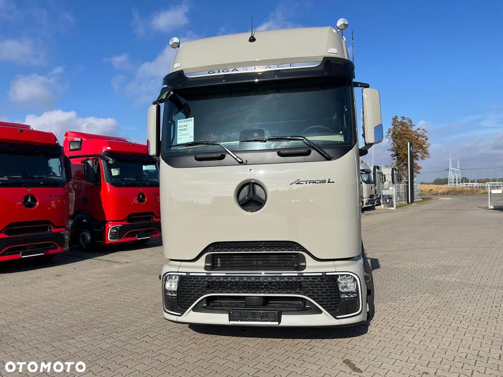Mercedes-Benz Actros - 15