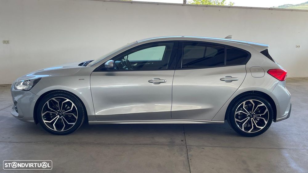 Ford Focus 1.0 EcoBoost S&S ST-LINE - 2