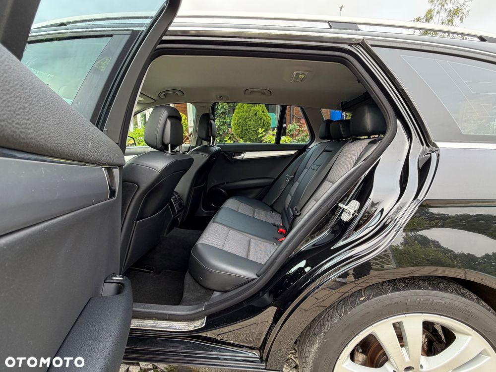 Mercedes-Benz Klasa C 180 Kompressor Automatik BlueEFFICIENCY Avantgarde - 23