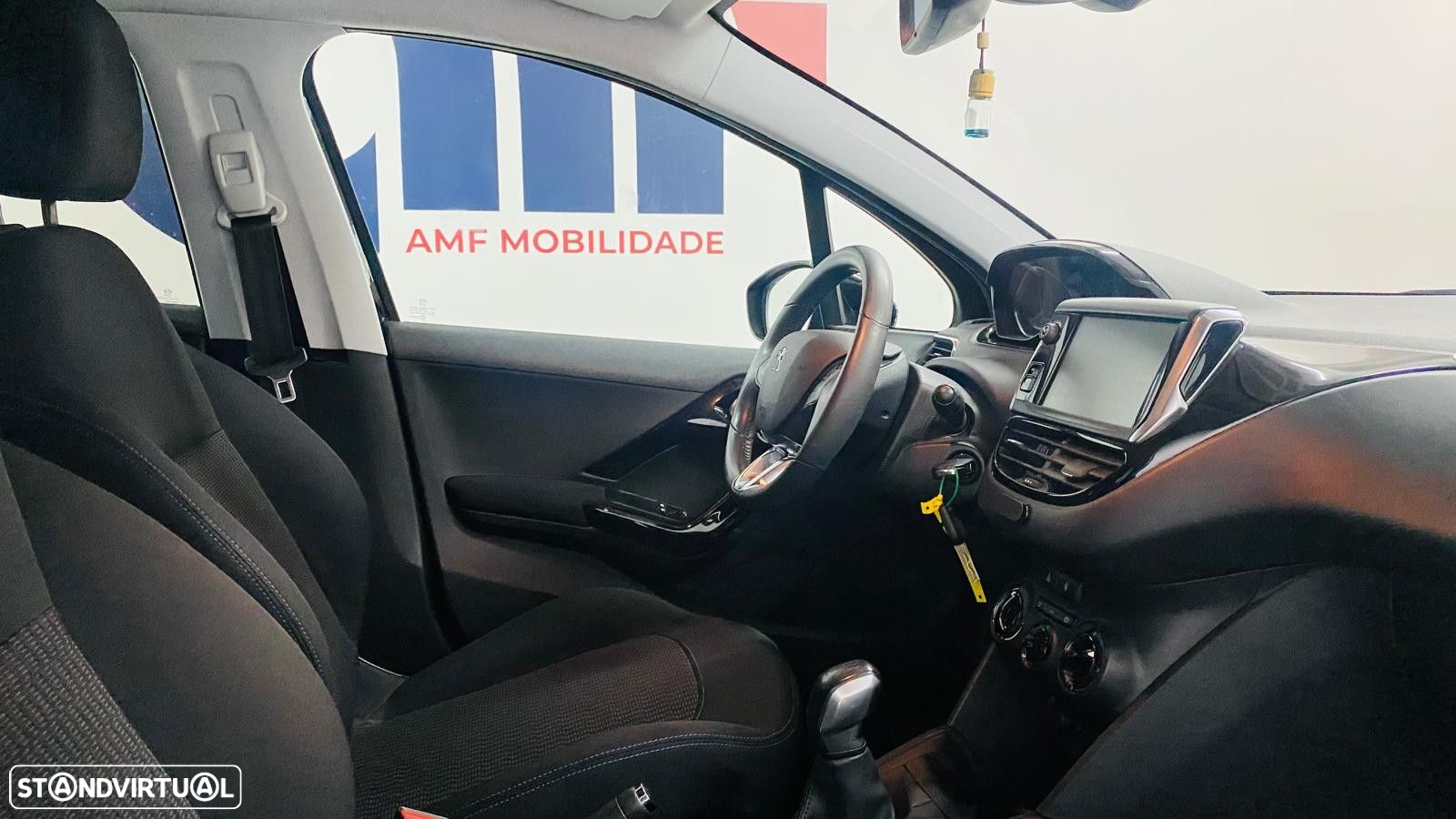 Peugeot 208 1.2 PureTech Signature - 13