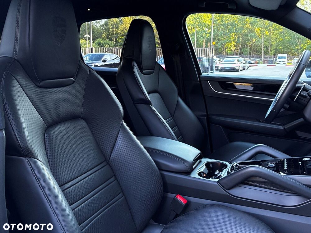 Porsche Cayenne - 41