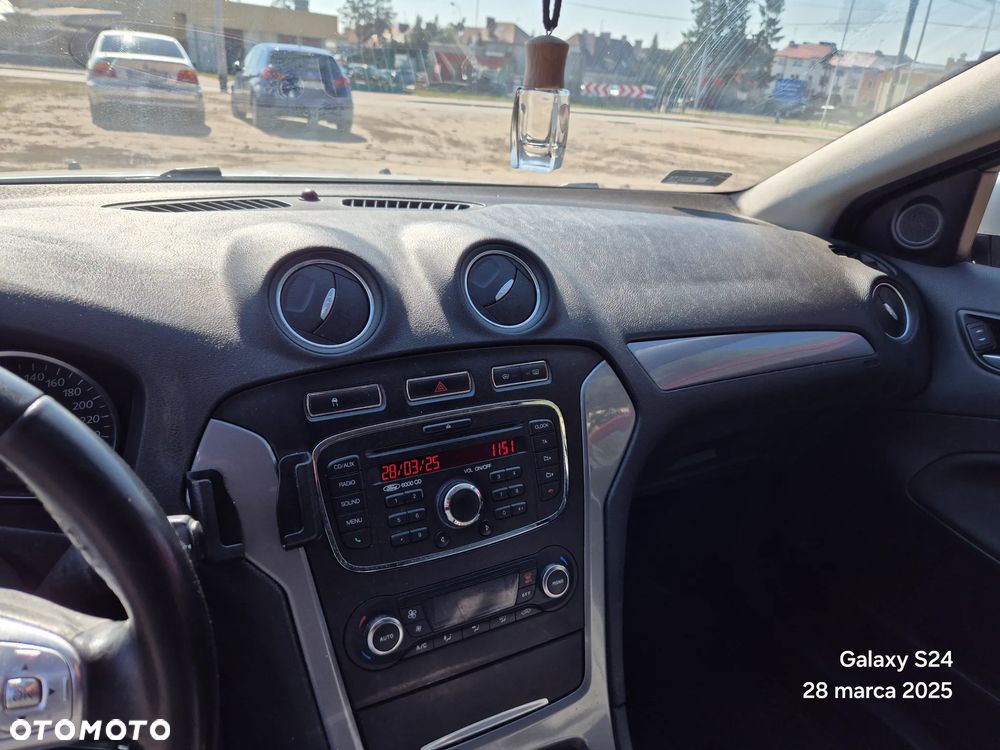 Ford Mondeo 2.0 Ambiente - 9