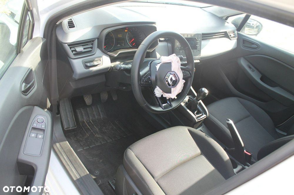 Renault Clio - 9