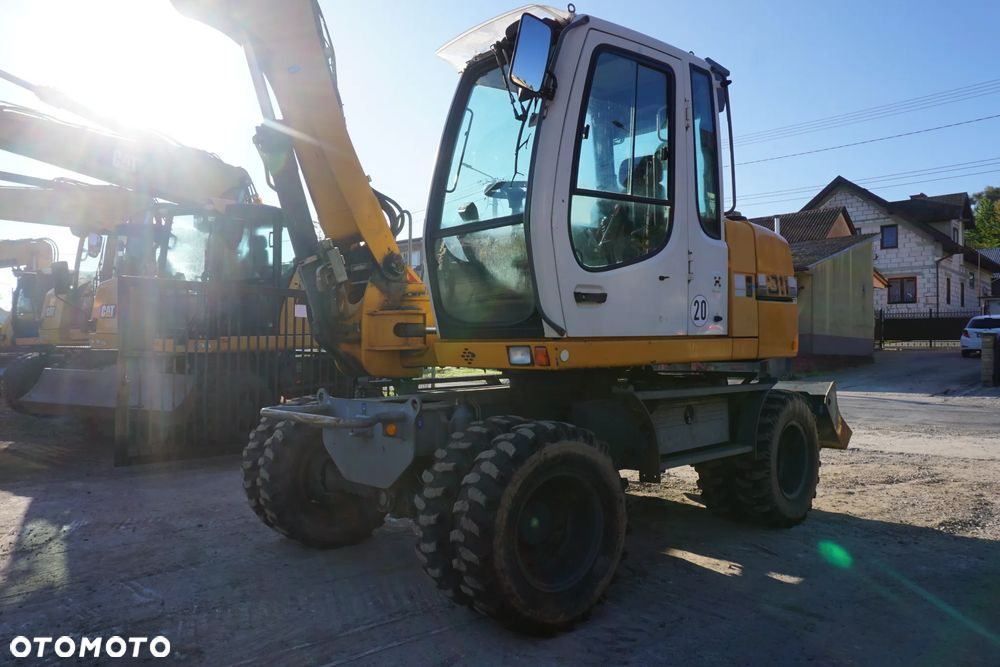 Liebherr A 311 - 7