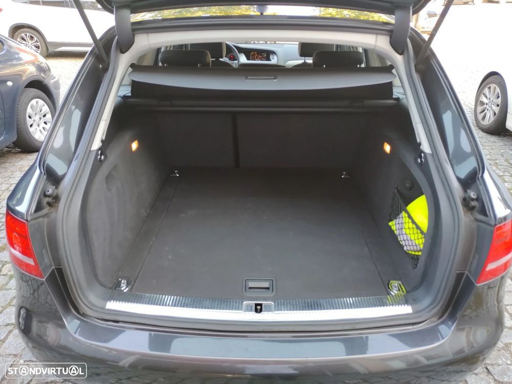 Audi A4 Avant 2.0 TDi Advance - 9