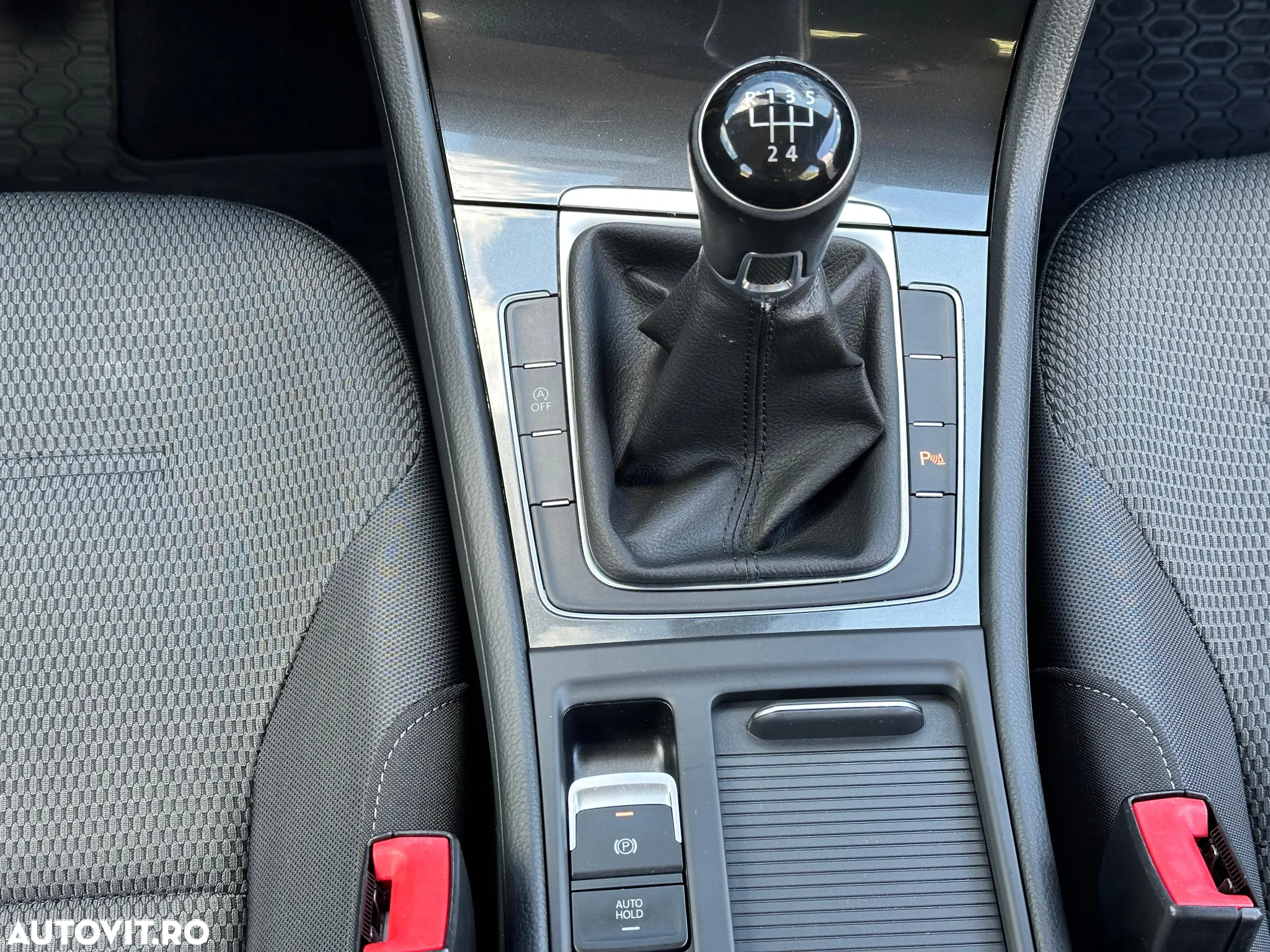 Volkswagen Golf 1.6 TDI Comfortline - 7