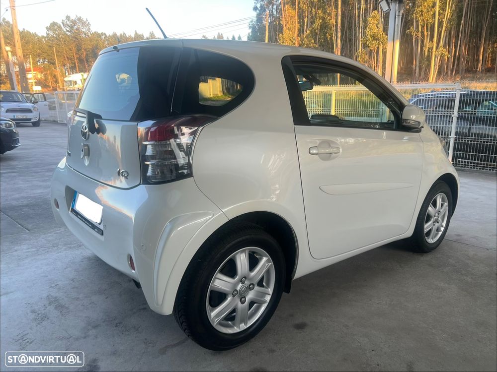 Toyota iQ 1.0 VVT-i 2 - 14