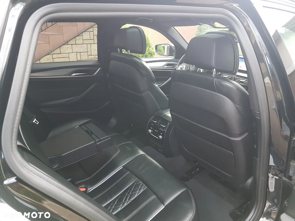 BMW Seria 5 520d M Sport - 17