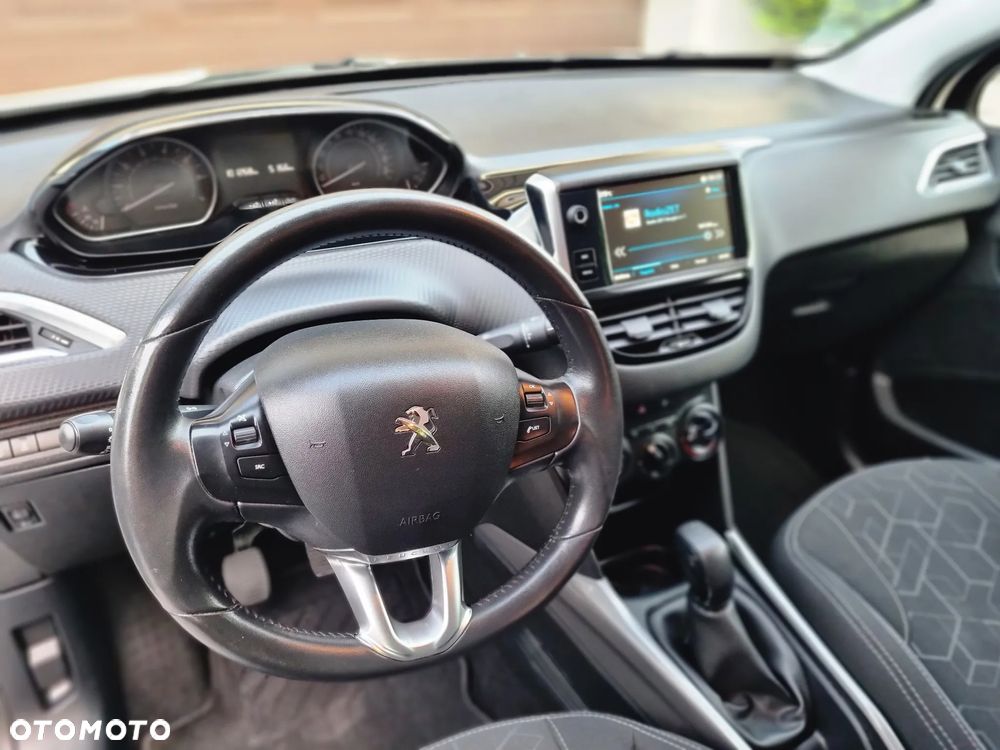 Peugeot 2008 1.2 Pure Tech Active EU6 - 31
