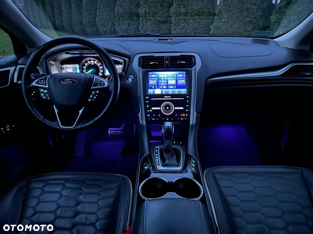 Ford Mondeo 2.0 Hybrid Vignale - 26