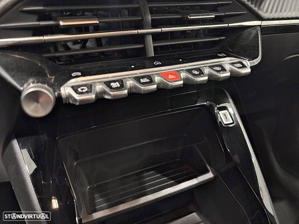 Peugeot 2008 1.2 PureTech Style - 19