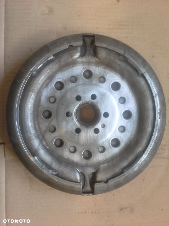 Volkswagen Golf V 1.9 TDi 105KM koło dwumasowe - 4