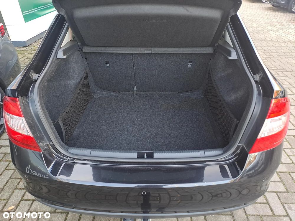 Skoda RAPID 1.2 TSI Ambition - 12